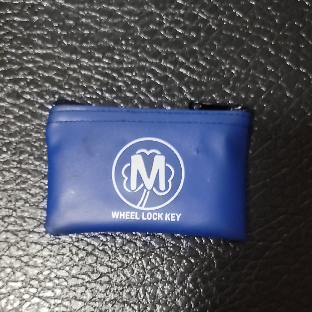 Wheel Lock Key Holder in Blue